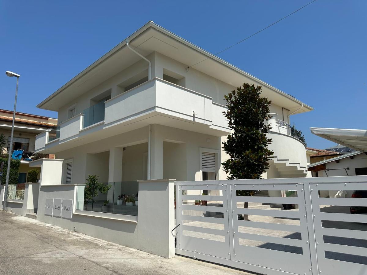 White B&B Pagliare Экстерьер фото